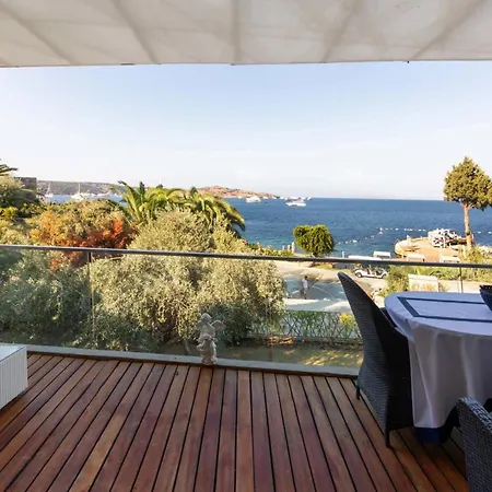 Regal With Shared Pool Near Beach In Bodrum Отель 3*