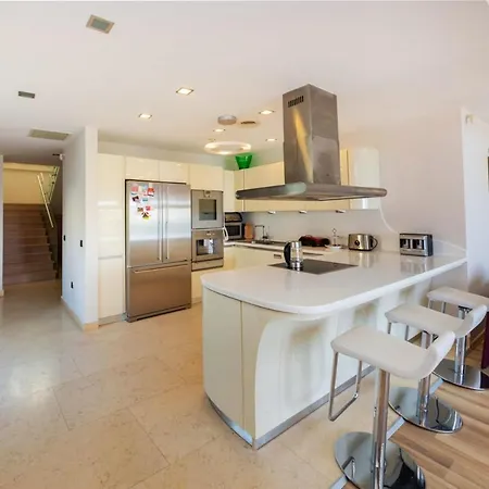 Regal With Shared Pool Near Beach In Bodrum Гёльтюрбюку