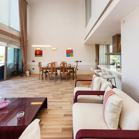 Regal With Shared Pool Near Beach In Bodrum