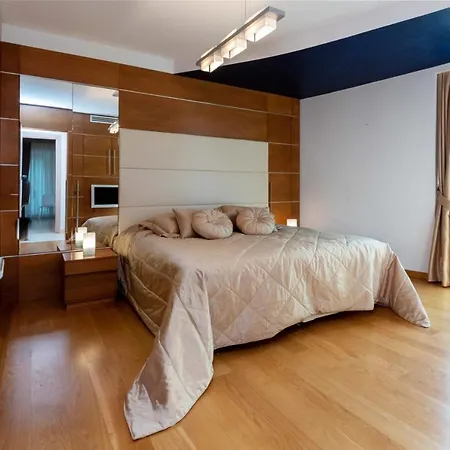 Regal With Shared Pool Near Beach In Bodrum Golturkbuku