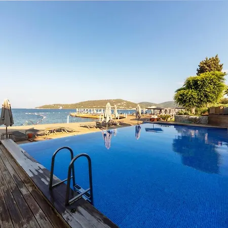 Regal With Shared Pool Near Beach In Bodrum Villa *