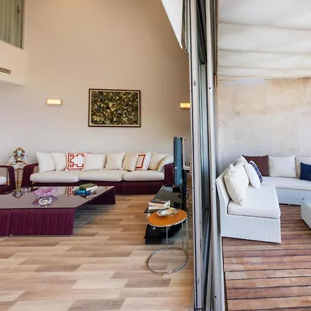 Regal With Shared Pool Near Beach In Bodrum Golturkbuku